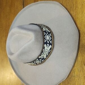 Olive and Pique Persnickety Saberna western hat Nwt Tan Bohemian